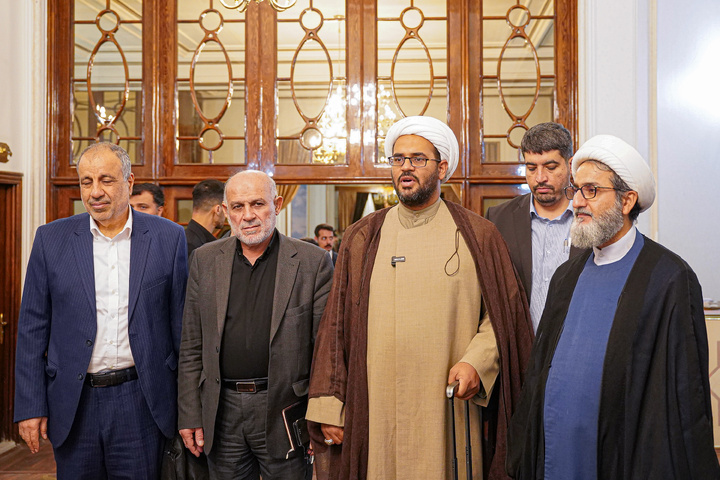 استقبال از شیوخ عشایر خوزستان در فرودگاه شهید هاشمی‌نژاد مشهد