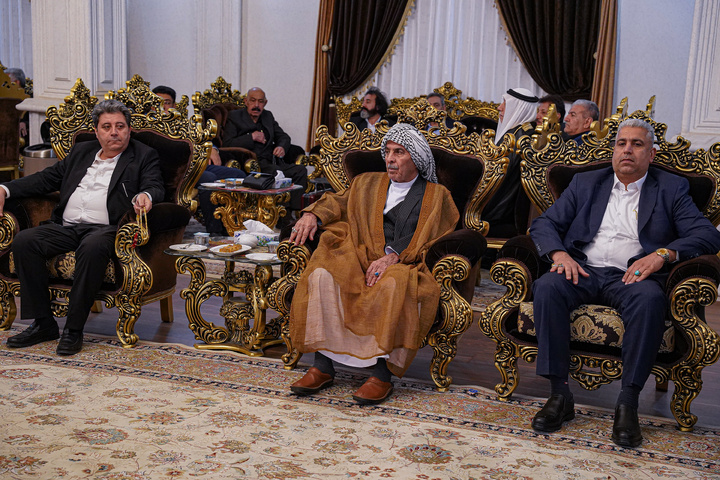 استقبال از شیوخ عشایر خوزستان در فرودگاه شهید هاشمی‌نژاد مشهد