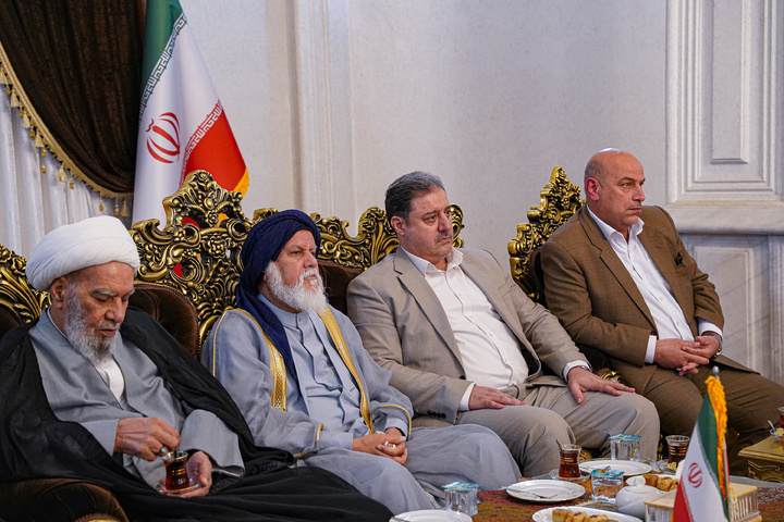 استقبال از شیوخ عشایر خوزستان در فرودگاه شهید هاشمی‌نژاد مشهد