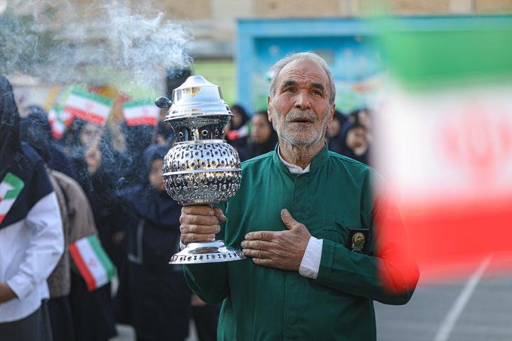 حضور خدام حرم مطهر رضوی در دبیرستان دخترانه فرهنگیان مشهد