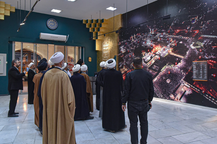 بازدید جمعی از علمای مشهد از بخش‌های مختلف حرم امام رضا علیه‌السلام