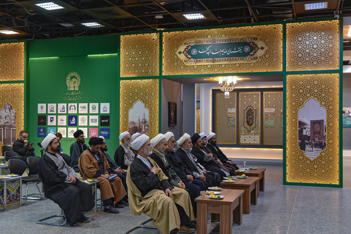 بازدید جمعی از علمای مشهد از بخش‌های مختلف حرم امام رضا علیه‌السلام
