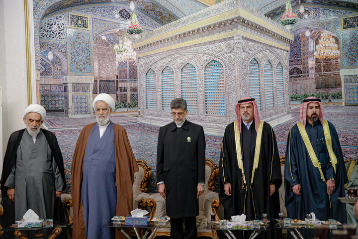 استقبال از شیوخ عشایر عراق در فرودگاه شهید هاشمی‌نژاد مشهد-۲