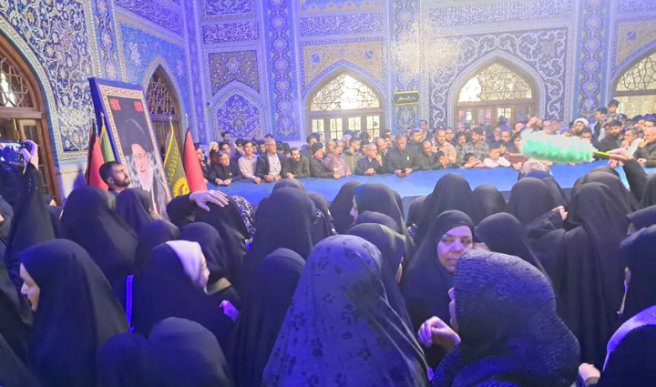 تجدید بیعت فرماندهان بسیج دانش‌آموزی مشهد با آرمان‌های رهبر شهید در حریم رضوی
