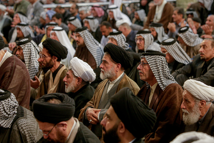 حضور شیوخ و سران غیور عشایر عراق و خوزستان در نماز جمعه مشهد مقدس