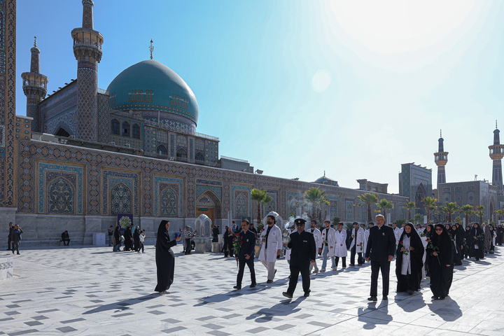 آیین روپوش سفید و سوگند پزشکی دانش‌آموختگان دانشگاه علوم پزشکی شیراز