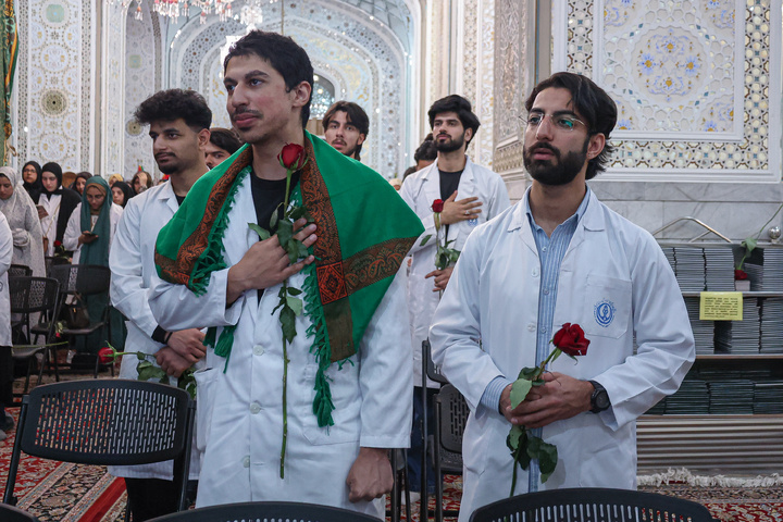 آیین روپوش سفید و سوگند پزشکی دانش‌آموختگان دانشگاه علوم پزشکی شیراز