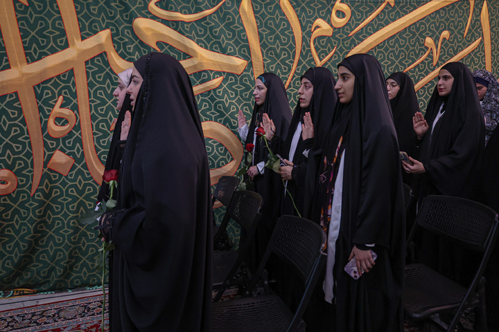آیین روپوش سفید و سوگند پزشکی دانش‌آموختگان دانشگاه علوم پزشکی شیراز