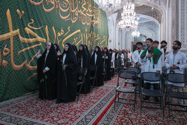 آیین روپوش سفید و سوگند پزشکی دانش‌آموختگان دانشگاه علوم پزشکی شیراز