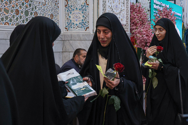 آیین روپوش سفید و سوگند پزشکی دانش‌آموختگان دانشگاه علوم پزشکی شیراز